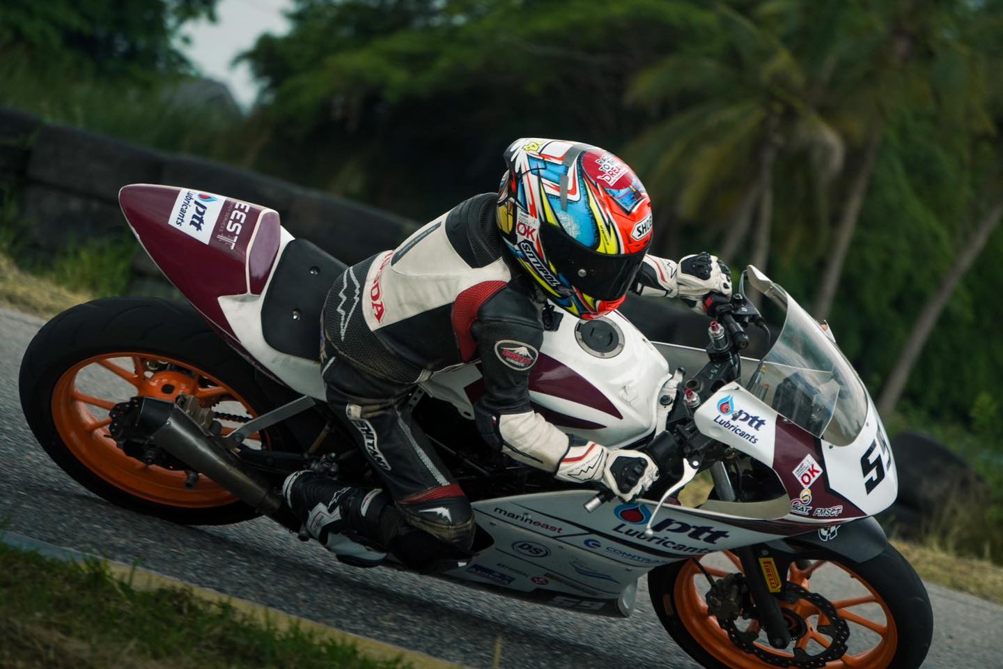 An EEST rider knee-down during an FMSCT race
